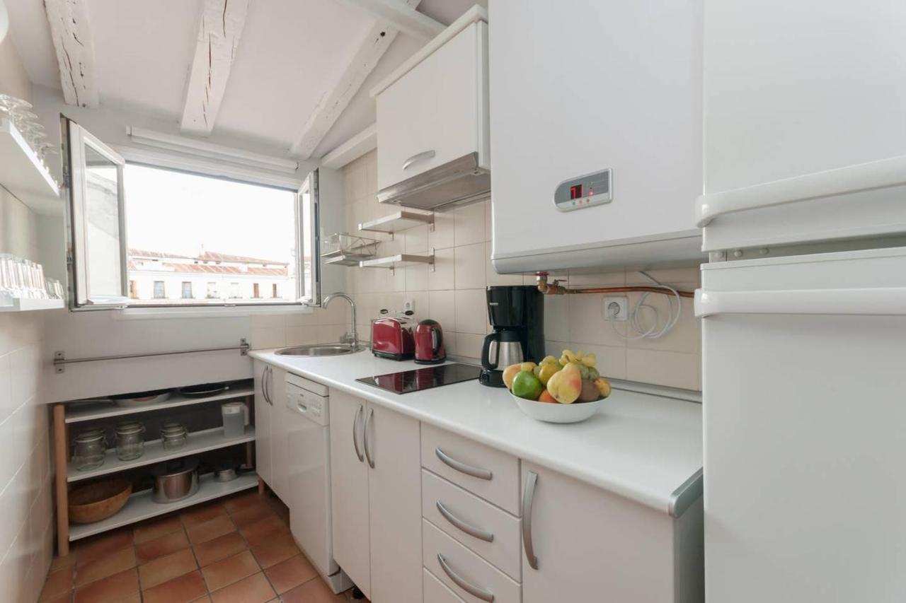 Cozy One-Bedroom Penthhouse La Latina Madrid Extérieur photo