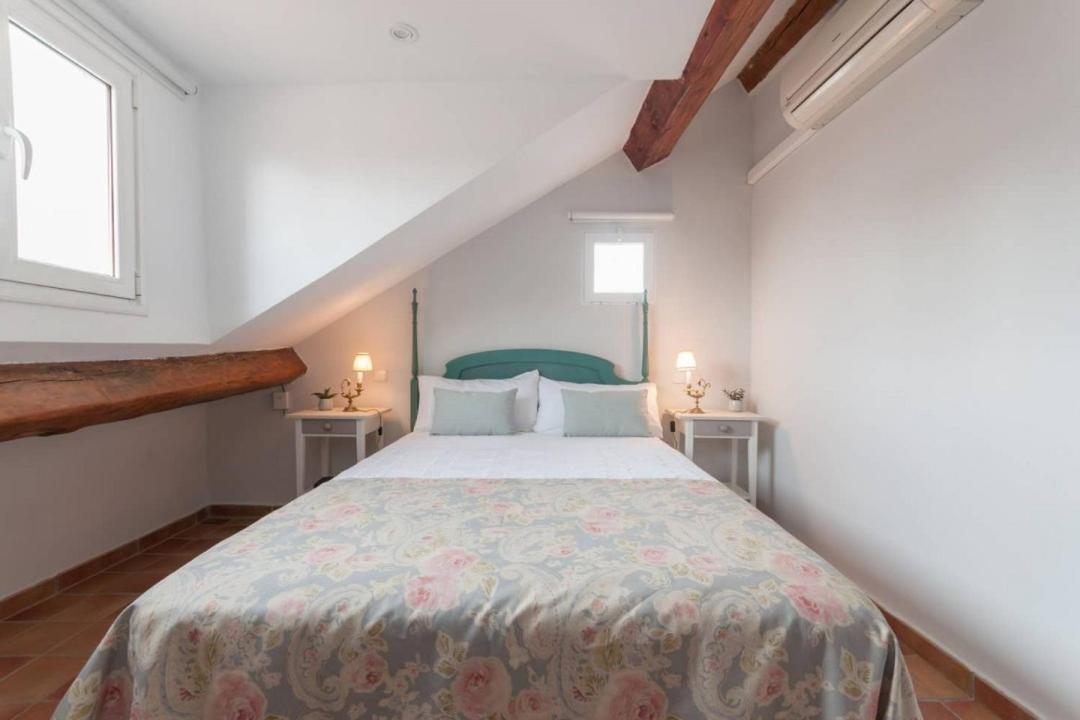 Cozy One-Bedroom Penthhouse La Latina Madrid Extérieur photo